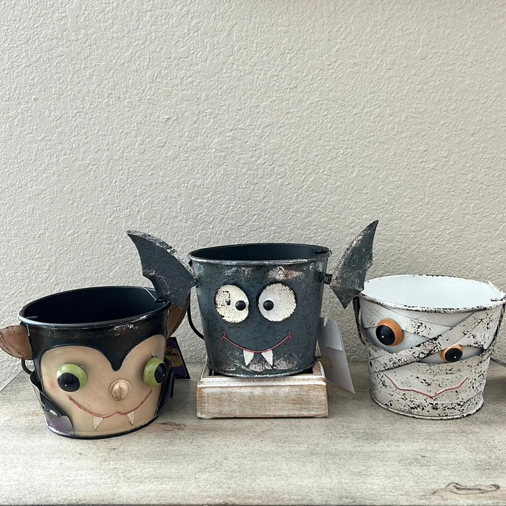 Vintage Inspired Halloween metal baskets/pails set/3